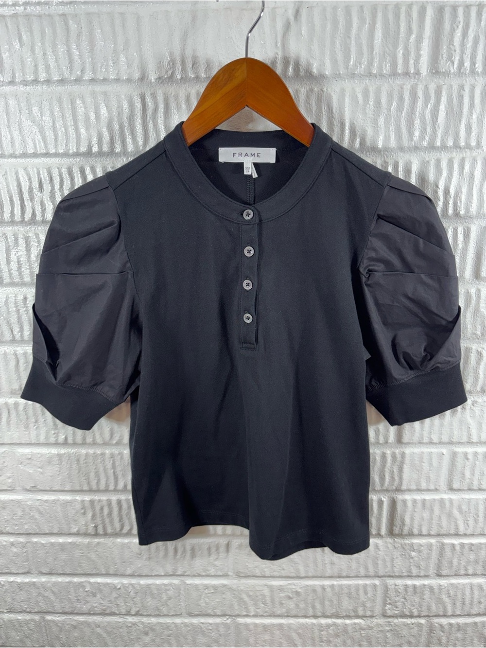 Frame The Frankie Puff Sleeve Short Sleeve Henley Top XS - Picture 2 of 5